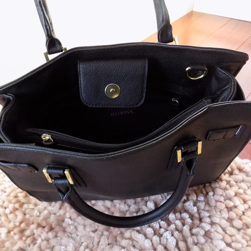 Simple Black Bag - Picture 2 of 5
